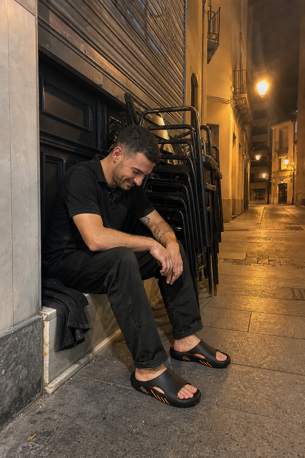 “Cierro la terraza a las dos y ya sé lo que me espera en la entrada. No me las quito.”  Rubén A.